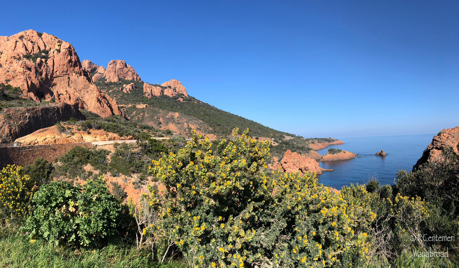 La Corniche d’Or: alla scoperta delle calanche rosse della Costa Azzurra