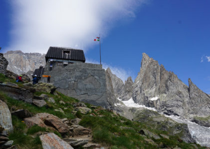 Trekking al Rifugio Monzino, tra le cime del Massiccio del Monte Bianco