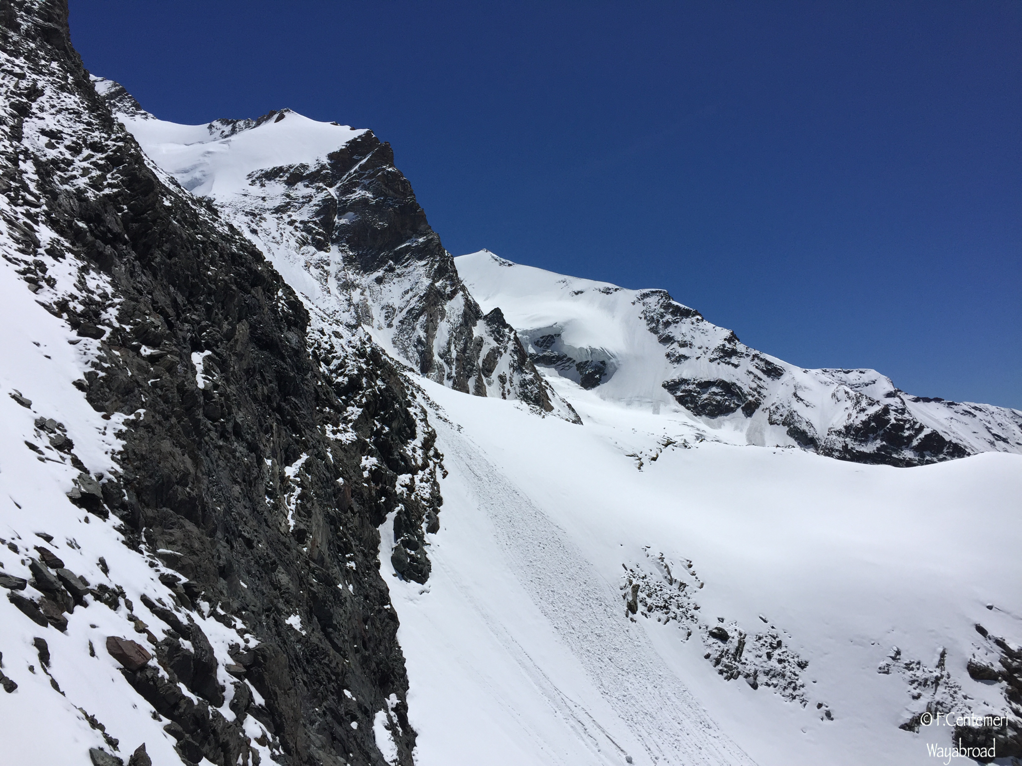 Trekking al Rifugio Guide d’Ayas: a 3460 m tra i ghiacciai e le nuvole