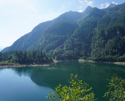 Giro del Lago di Antrona e la cascata del Sajont